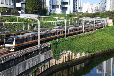中央線グリーン車運行開始