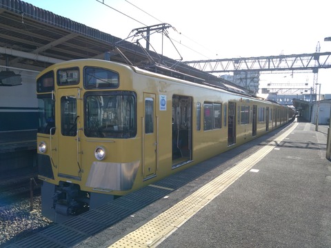 【西武2000系2451F+2453Fが小手指車両基地に留置・譲渡のための甲種輸送準備か?】40000系40157Fが区間準急池袋行き表示・6000系西武有楽町線開業40周年電車がまた故障で離脱か?