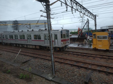 解体完了!東京メトロ半蔵門線 8000系 8110F 廃車解体完了 渡瀬北(北館林) 東武9000系 9101F 先頭車のみ