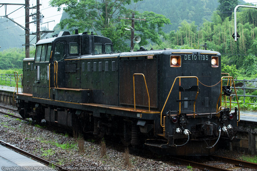 鹿児島】DE10 1195単機, DE10 1756 + マヤ34-2009 : のん植原の鹿児島