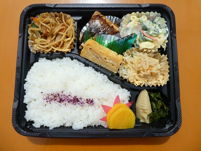 手作り弁当 福岡荒江のデカ盛り弁当！地元民御用達の大人気弁当屋紹介 | TikTok