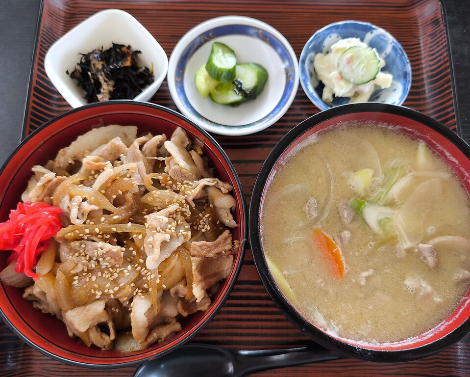 まいづる 食品サンプル 豚汁 民芸品コンロ付き まいづる 食品サンプル 豚汁 民芸品コンロ付き まいづる 食品サンプル