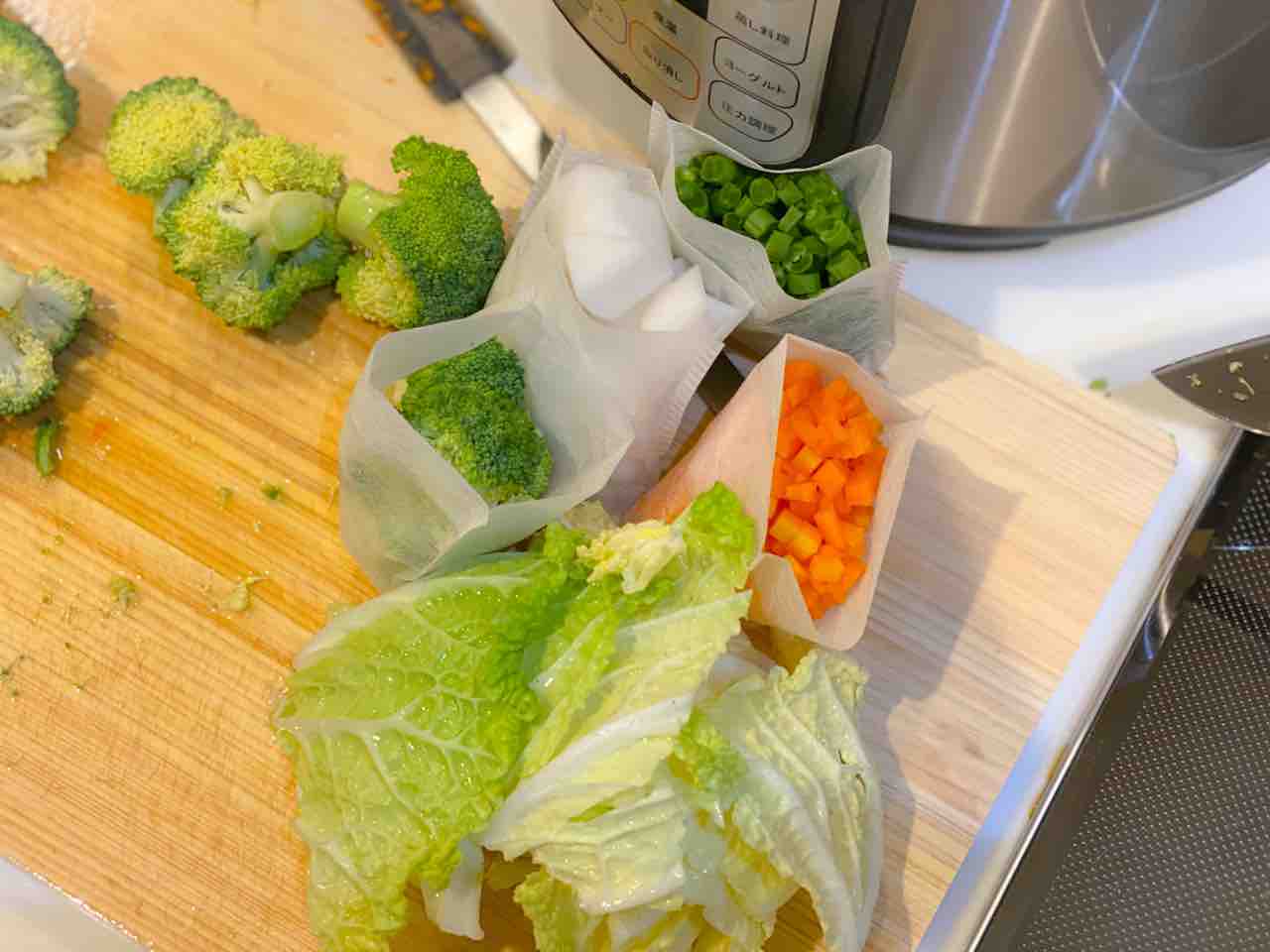 ストック モグモグ期 電気圧力鍋で一気に作るオールインワンストックと角切り野菜1週間分 のんすけ おちびのおいしいくらし 離乳食 幼児食