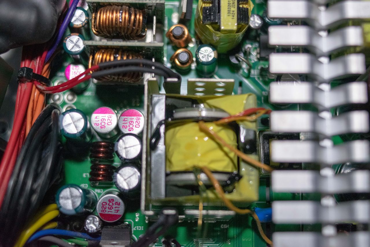 玄人志向 KRPW-PT800W/92+ REV2.0 の分解 : オスイチblog