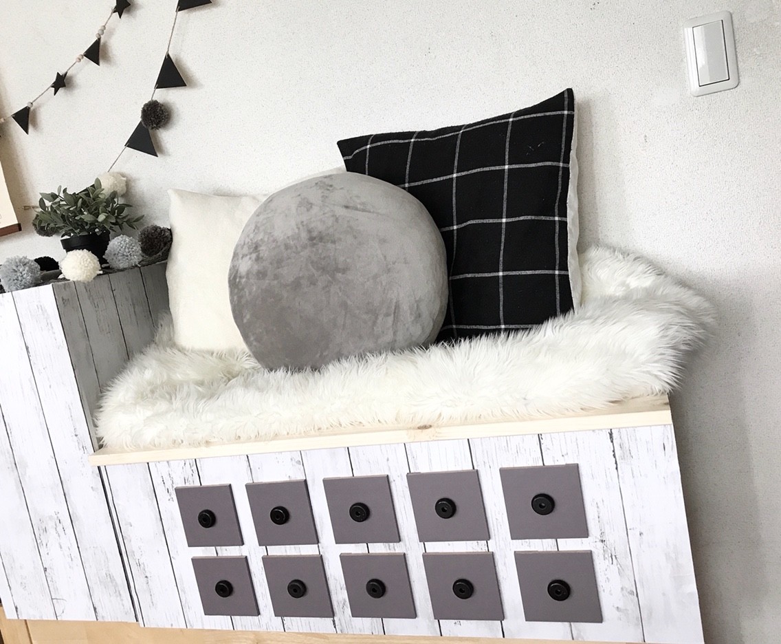 カラーボックスを収納力たっぷりなキッズソファに簡単リメイクdiyの作り方 ノープラン生活 カラーボックスを収納力たっぷりなキッズソファに簡単リメイクdiyの作り方 ノープラン生活