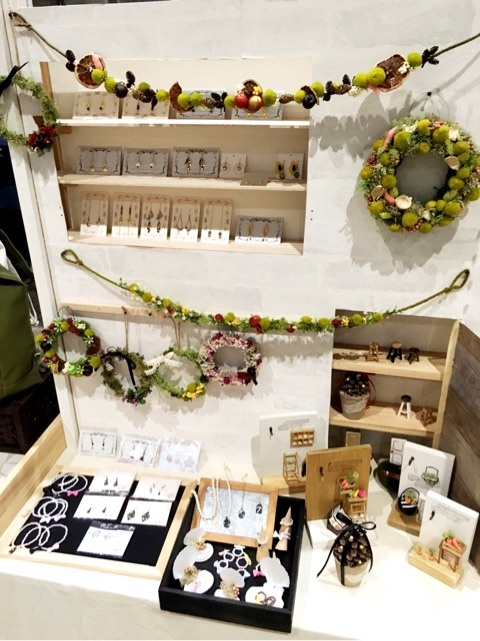 {CCE7DD41-3BE1-42B8-9F0B-7AD3F3C4541D}