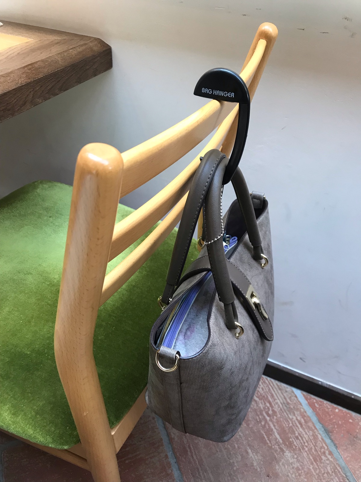 冬の荷物置き解決 100均便利アイテムバッグハンガー ノープラン生活 冬の荷物置き解決 100均便利アイテムバッグハンガー ノープラン生活