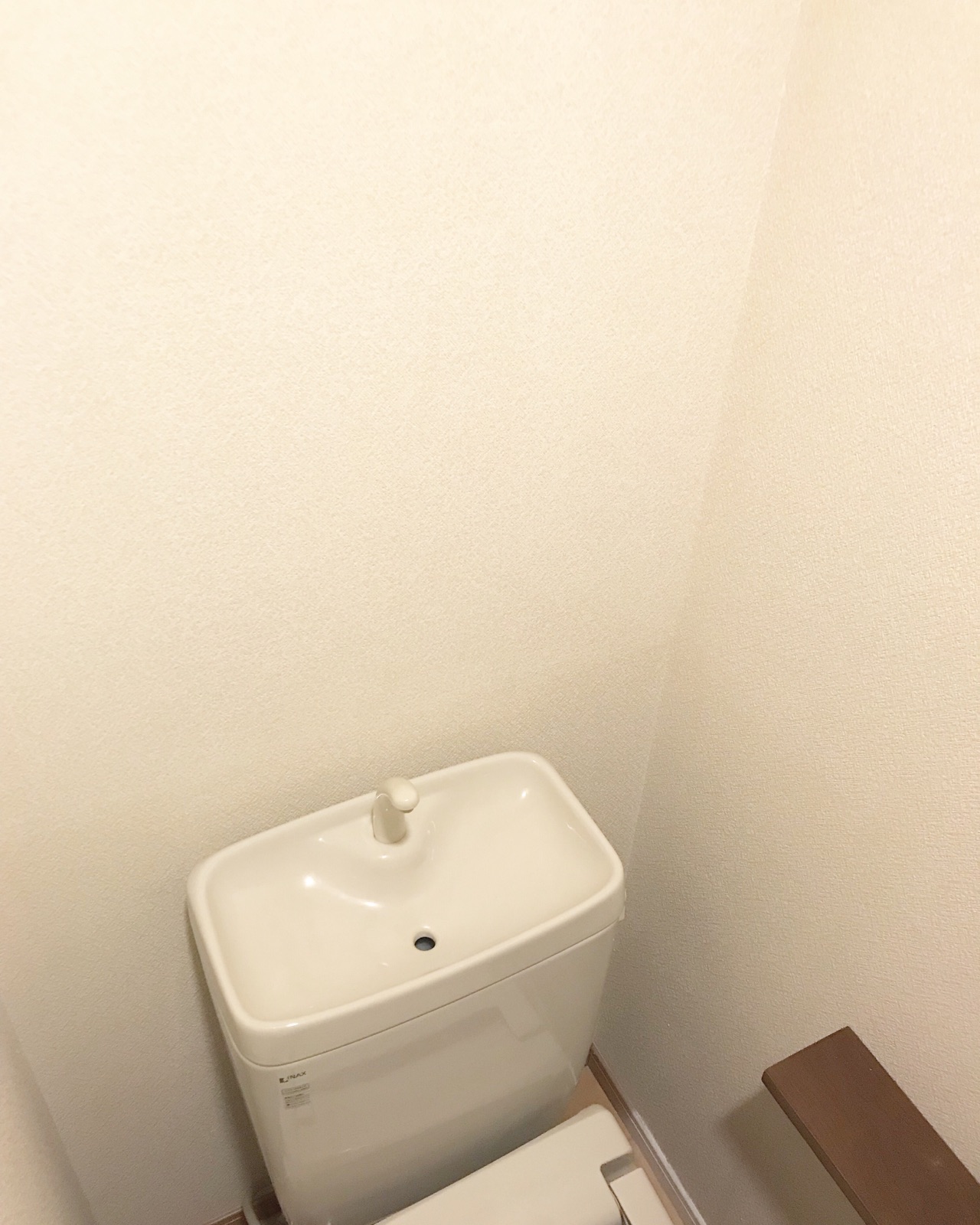 3重苦 暗く狭く収納ないトイレを模様替え ノープラン生活 3重苦 暗く狭く収納ないトイレを模様替え ノープラン生活