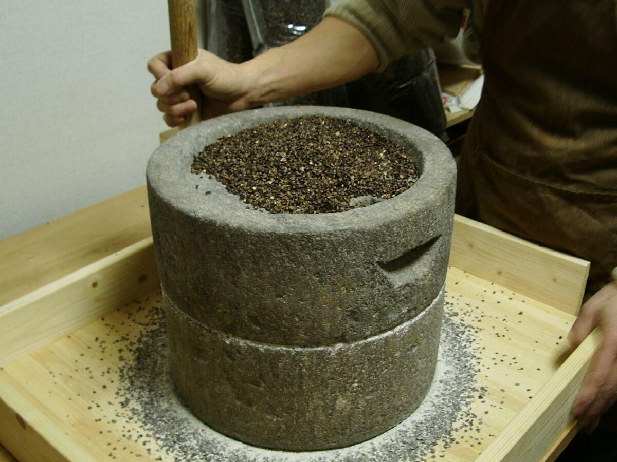 農の道具(2)-石臼 : 百姓の田舎暮らし