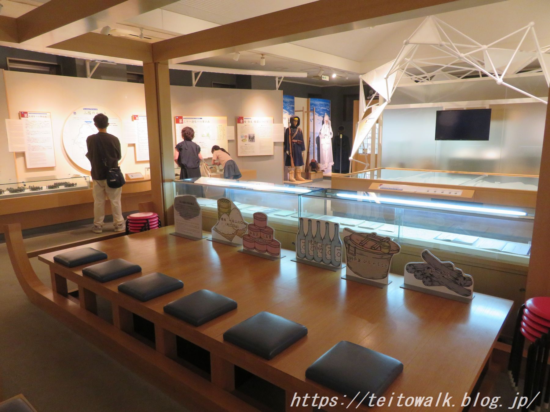 死の彷徨「八甲田山雪中行軍遭難資料館／幸畑陸軍墓地」 : 帝都を歩く