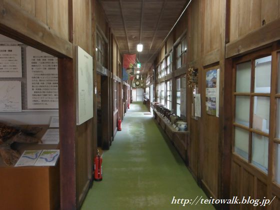閉鎖 八丈島歴史民俗資料館の企画展示 八丈島と戦争 帝都を歩く
