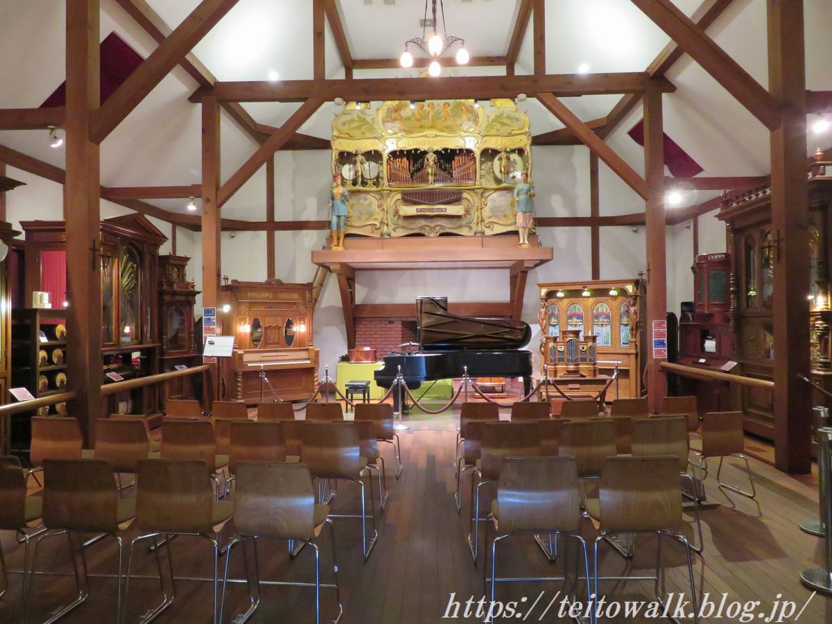 萌木の村のオルゴール博物館「ホール・オブ・ホールズ」 : 帝都を歩く