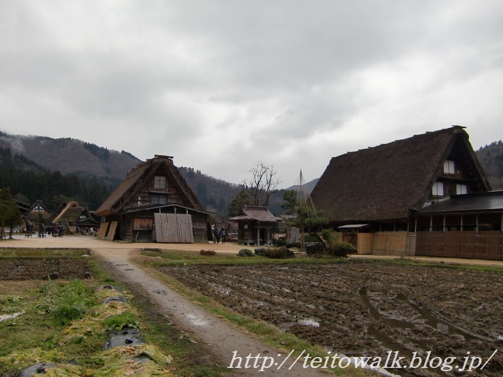 合掌造り集落では帝国の誇る養蚕が行われた 白川郷 帝都を歩く