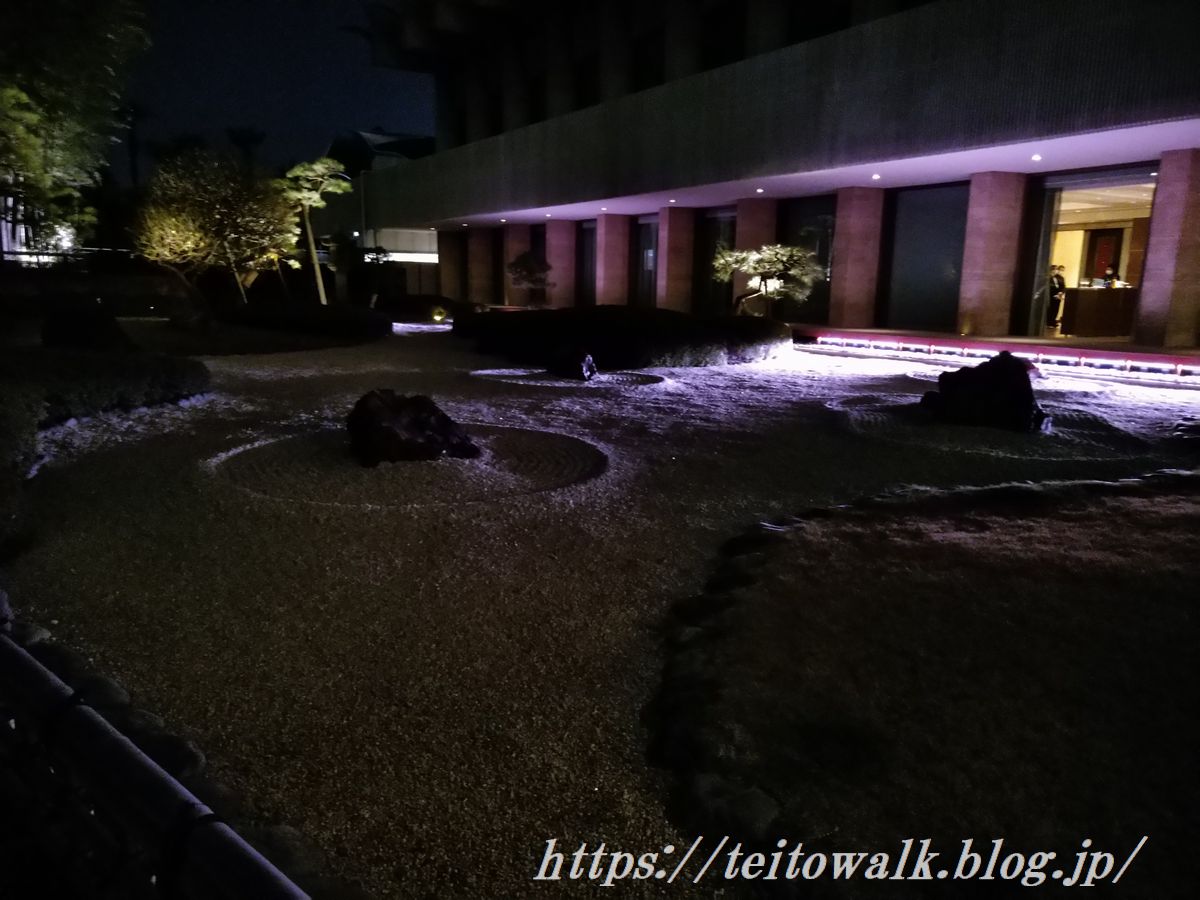 戦争で荒廃した伏見宮家の日本庭園 オータニ庭園 帝都を歩く