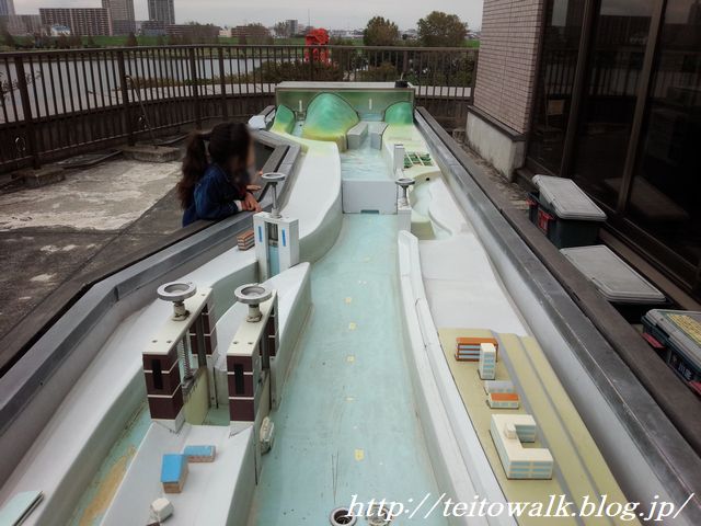 心霊スポット？］全日本草刈選手権の地「旧岩淵水門」 : 帝都を歩く