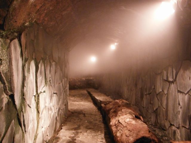 伊豆山温泉の横穴式源泉 走り湯 を歩く 帝都を歩く 伊豆山温泉の横穴式源泉 走り湯 を歩く 帝都を歩く