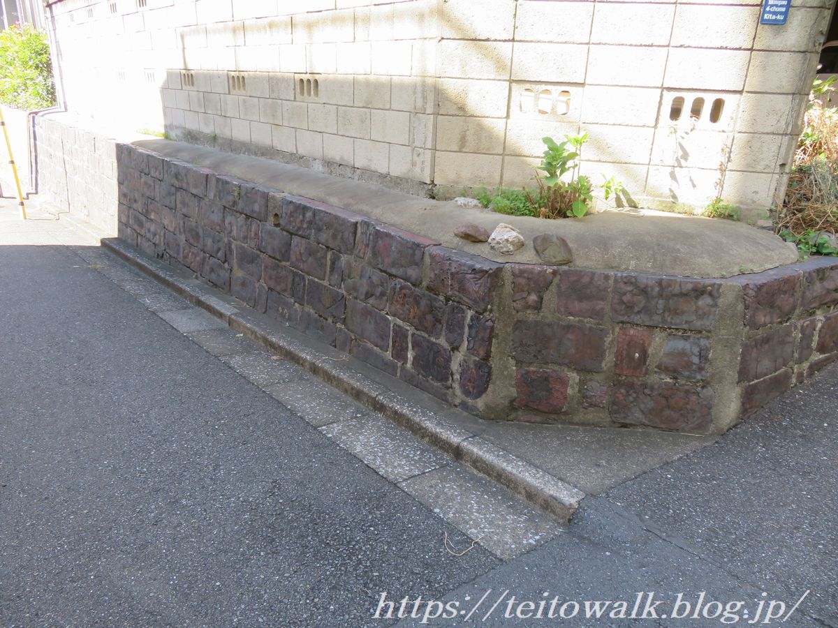 陸軍用地 石柱 Yahoo!オークション - 当時物 旧日本軍 陸軍 石碑 石柱