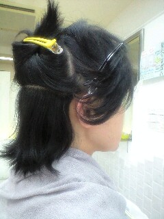美容院 襟足処理 ヘアアイロン カールボブもどき がらくた 雑然 美容院 襟足処理 ヘアアイロン カールボブもどき がらくた 雑然