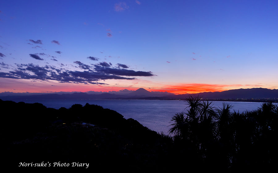 江の島から見た、夕暮れの富士山 (2018 晩夏) : Nori-sukeの 江の島から見た、夕暮れの富士山 (2018 晩夏) : Nori-sukeの