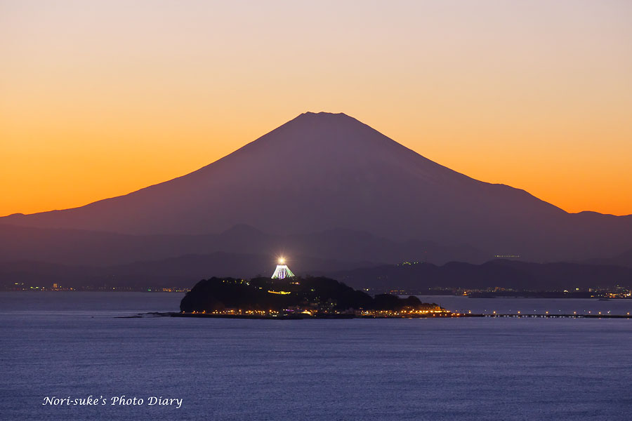 逗子 大崎公園から見た富士山と江の島 夕暮れ Nori Sukeの写真散歩