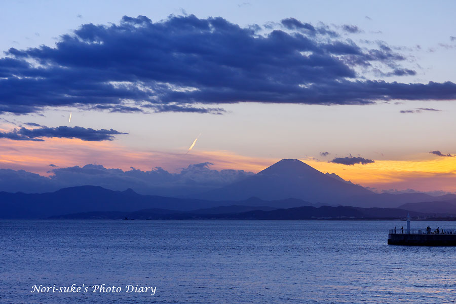 江の島から見た、夕暮れの富士山 (2018 晩夏) : Nori-sukeの 江の島から見た、夕暮れの富士山 (2018 晩夏) : Nori-sukeの