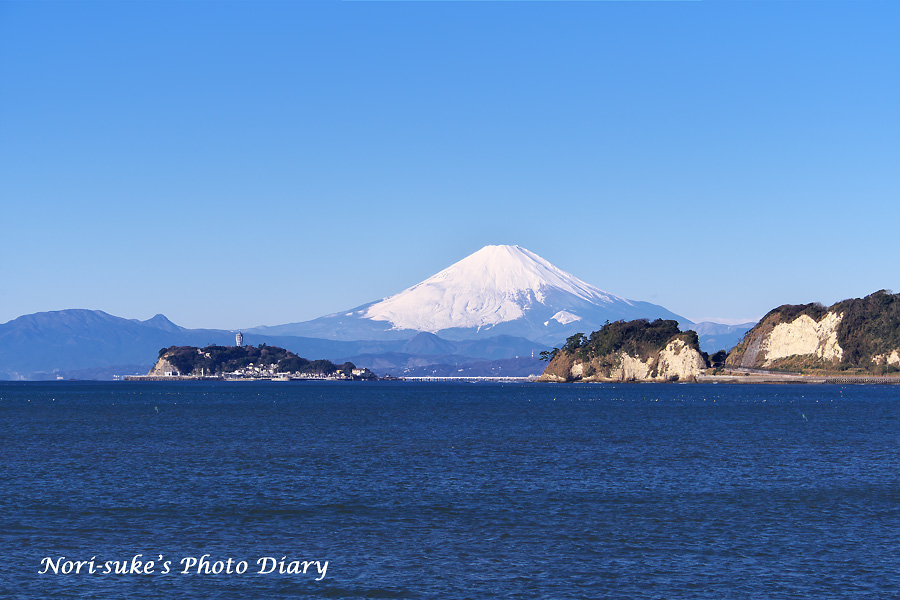 箱絵、富士山と江の島を鎌倉の材木座、由比ヶ浜の桜貝でコラボしてます、セットで。 Mio 地元鎌倉・江ノ島の海空と江ノ電沿線風景20.4.28〜 | 白富士