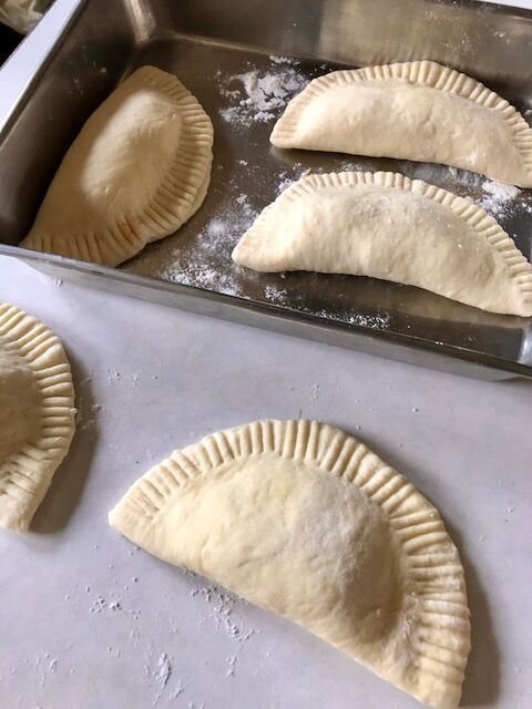 Panzerotti Pugliesi 揚げピザ パンツェロッティ おいしいイタリア Tavola Giappone Panzerotti Pugliesi 揚げピザ パンツェロッティ おいしいイタリア Tavola Giappone