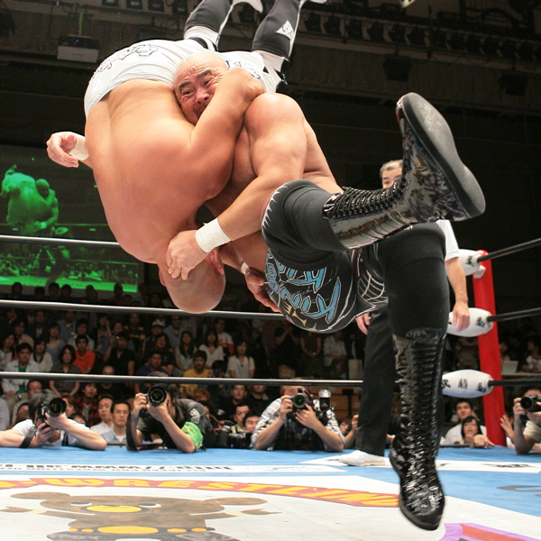 天国の三沢さんに届け 武藤 哀悼のエメラルド弾 威風堂々