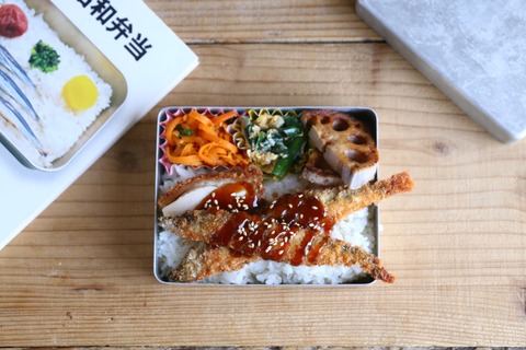 昭和弁当で地味弁