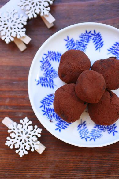 レンジで簡単生チョコガナッシュとか。