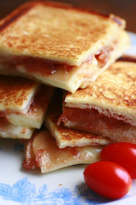 ベリーチーズホットサンド