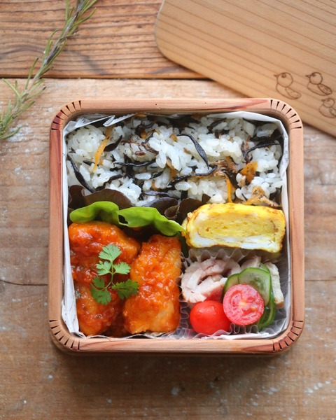 鶏チリ弁当とミナモア