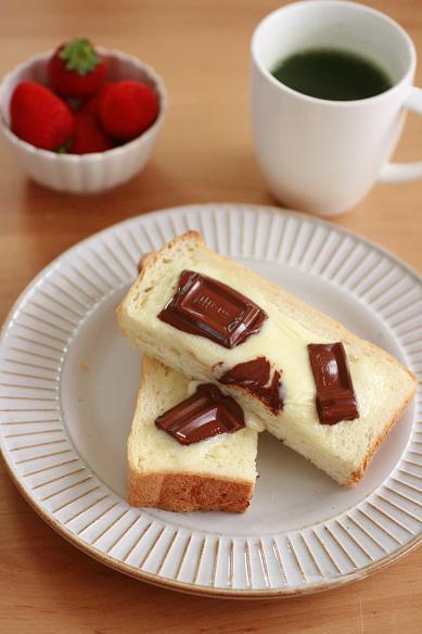 チョコとマスカルポーネの食パン