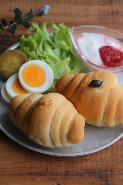 塩バターパンとレーズンバターパン