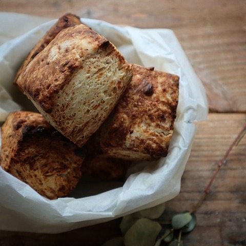 ペッパーチーズのパンスコーン。