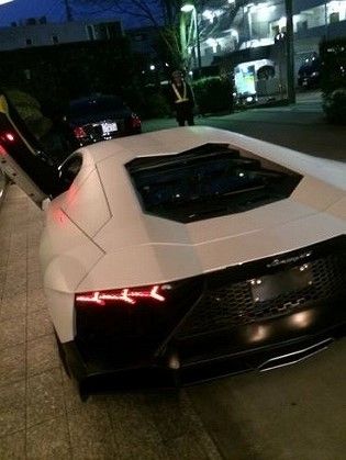 Gacktさんの金ピカランボルギーニが中古車で販売中ｗｗｗｗｗｗｗお値段は6000万円 乗り物速報
