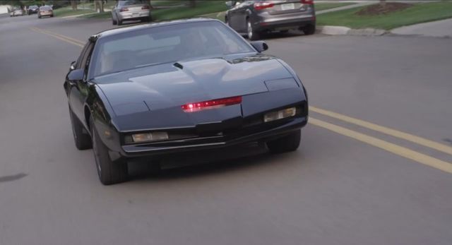 現代に蘇る正義の騎士 ナイトライダー の ナイト00 の走るレプリカ車 乗り物速報 現代に蘇る正義の騎士 ナイトライダー の ナイト00 の走るレプリカ車 乗り物速報