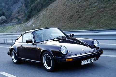 P911_930