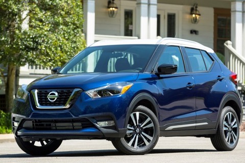 2019_Nissan_Kicks_Blue-source-600x400