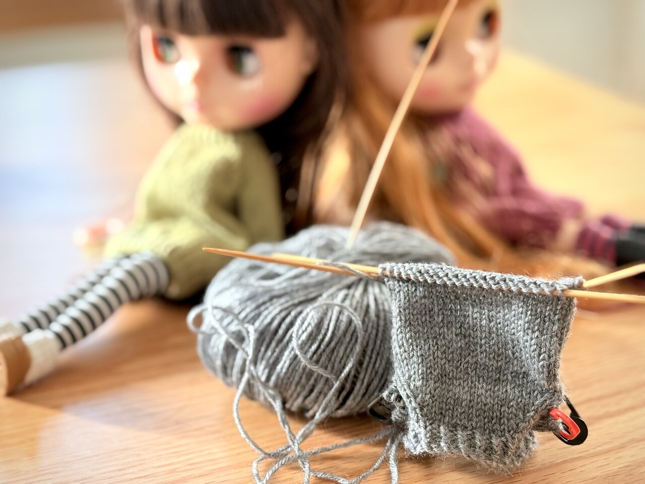 1/6 ネオブライス blythe ob24 ニット セーター 手編み ペンギン ブライスのニットワンピース手編み記録｜棒針の編み方ポイントと制作