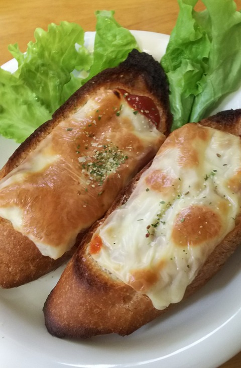 ひきこもりの食事 パン