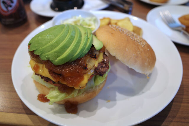 パイナップルてりやきチーズバーガー アボカド スキレットダイナー 長久手市 けつログ