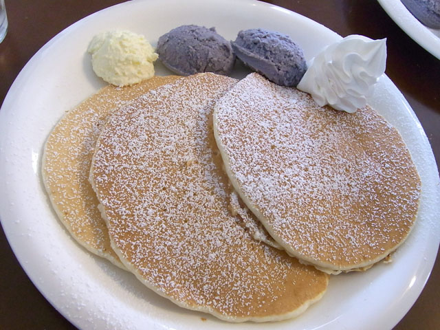 紅芋パンケーキ パンケーキハウス ヤッケブース 読谷村 けつログ 紅芋パンケーキ パンケーキハウス ヤッケブース 読谷村 けつログ