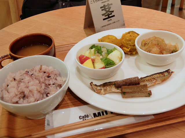 ごぼうと秋刀魚の山椒煮 Cafe Meal Muji 名古屋駅 けつログ