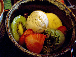 クリームあんみつ 浅草 花月堂 けつログ