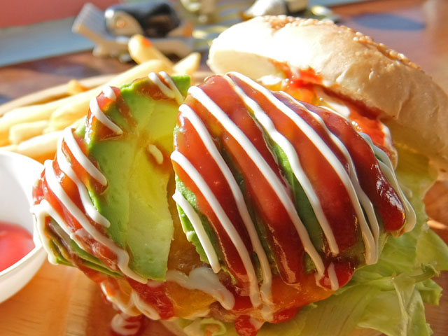 アボカドチーズバーガー Burger Shop H S 恩納村 けつログ アボカドチーズバーガー Burger Shop H S 恩納村 けつログ