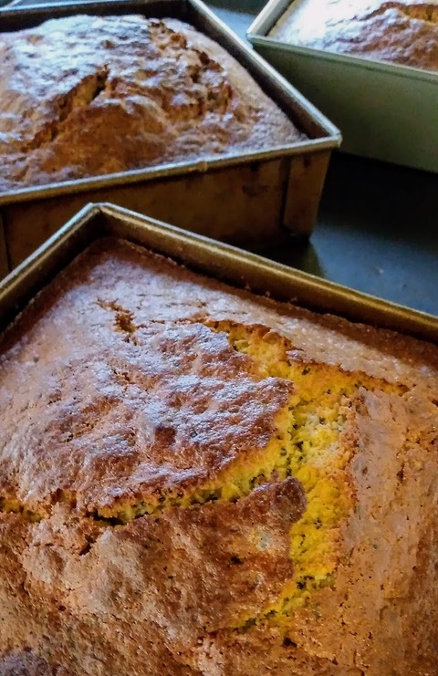 バナナカルダモンブレッドホール