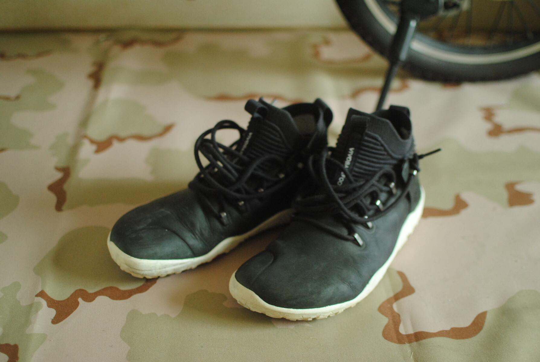 軽くて快適。そして、山肌を感じる登山靴 [MAGNA FG / Vivobarefoot