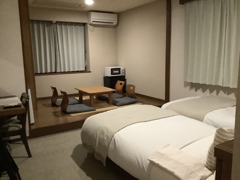 7E15D6EC-7932-419F-8E08-8B0D3B71FA9A