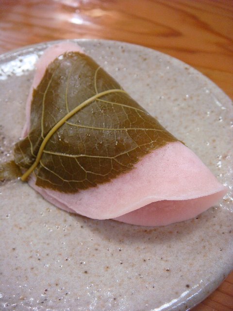 松雲堂の 桜餅をいただきました 能代まちなかブログ